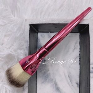 It Cosmetics Love is Foundation Brush MINI travel